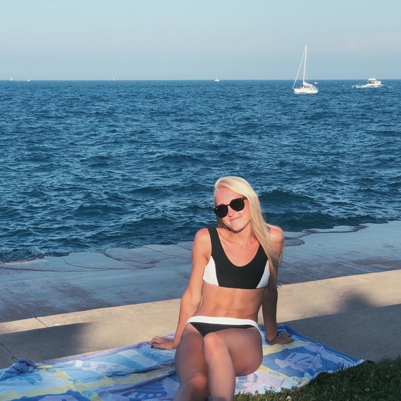 Meet your Posher, Caroline - Picture 3 of 11